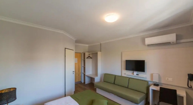 Трёхместный номер Standard Arion Airport Hotel