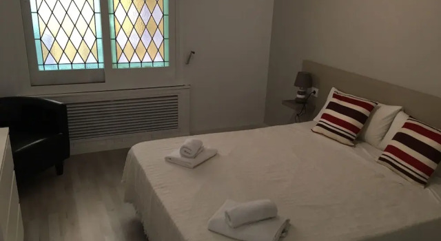 Apartamentos Mercado Central, Забронировать Апартаменты/квартира Отели Коста-де-Валенсии с парковкой, рядом с Церковь Сан-Хуан-де-ла-Крус, Парковка