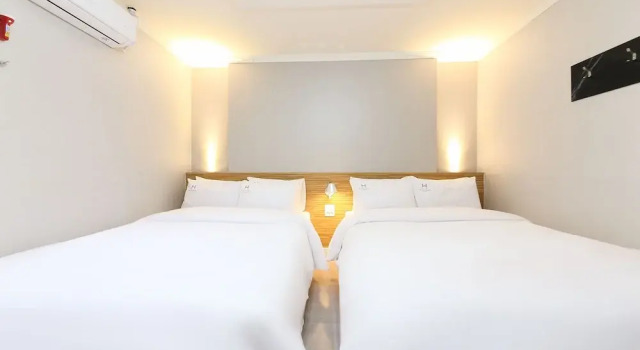 Двухместный номер Deluxe с видом на город Gwangju W Lounge Hotel
