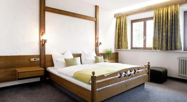 Трёхместный номер Standard Hotel-Landgasthof KREUZ
