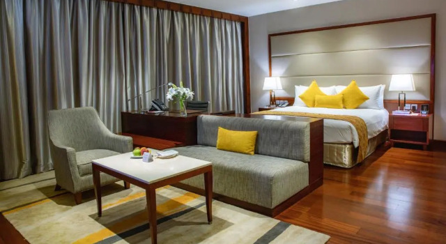 Двухместный номер Premium с видом на воду Crowne Plaza Kochi by IHG