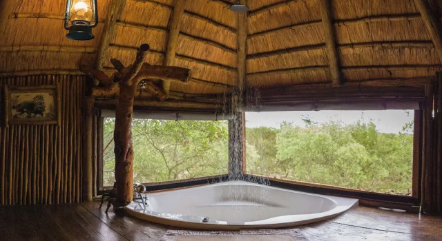 Коттедж Pezulu Tree House Lodge