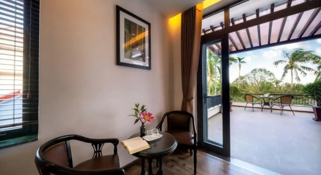Номер Deluxe с красивым видом из окна Serene River Hoian