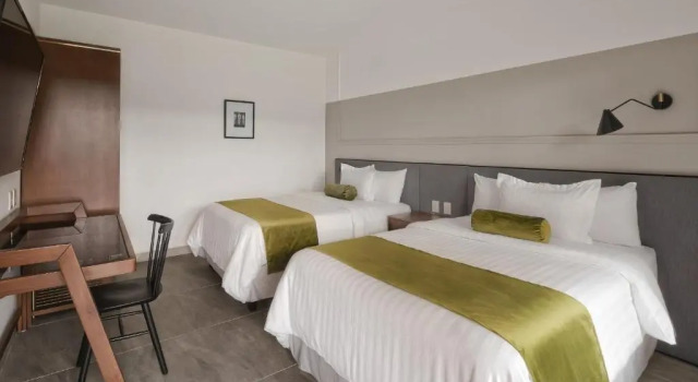 Четырёхместный номер Superior Gamma Orizaba Grand Hotel de France