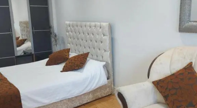 Студия Deluxe Lux House near tram station and IKEA