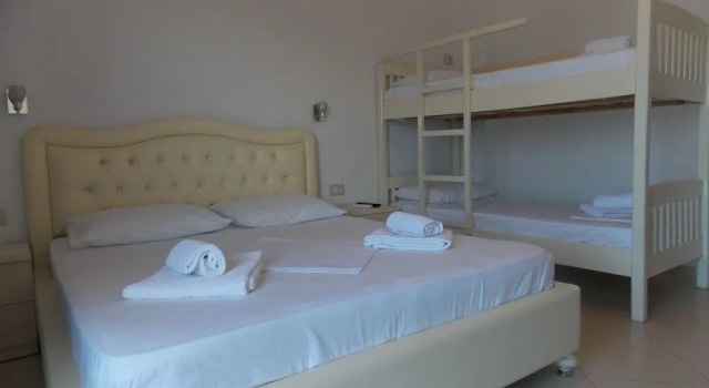Hotel Afa, Rezerwuj Hotel Hotele w Ksamil z parkingiem, Parking