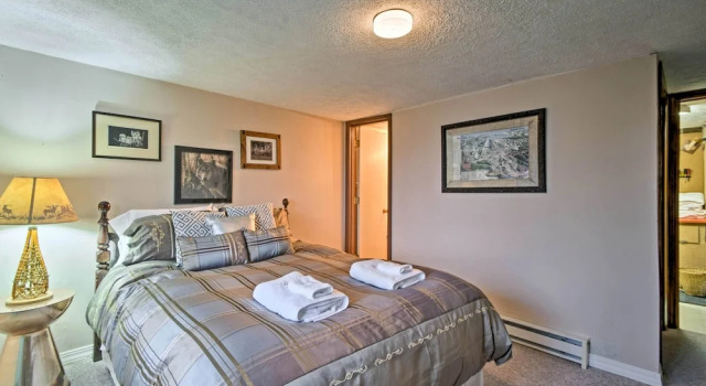 All-season Base w/ Views in Beech Mountain!