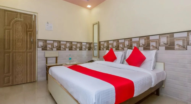 OYO 22048 Trio Hotel