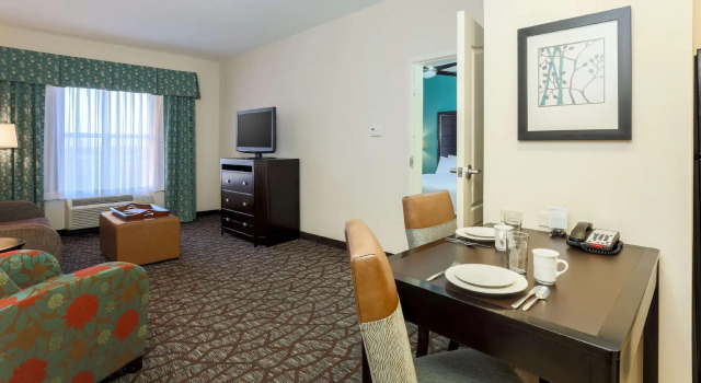 Двухместный люкс c 1 комнатой Homewood Suites by Hilton Lawton