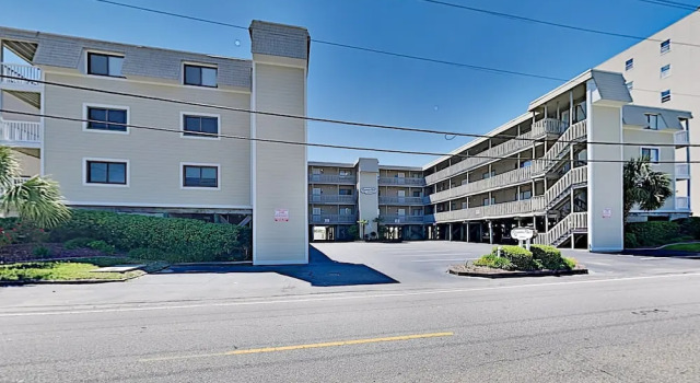 Top-floor Beachfront W/ Pool & Balcony 2 Bedroom Condo