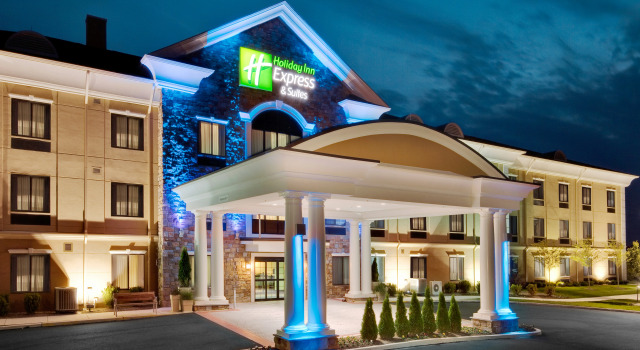 Holiday Inn Express Hotel & Suites Warminster-Doylestown, Varaa Hotelli Hotellit Bucks County aamiaisella, Aamiainen