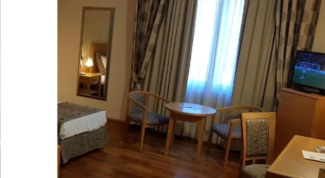 Standard Einzel Zimmer Riviera Hotel