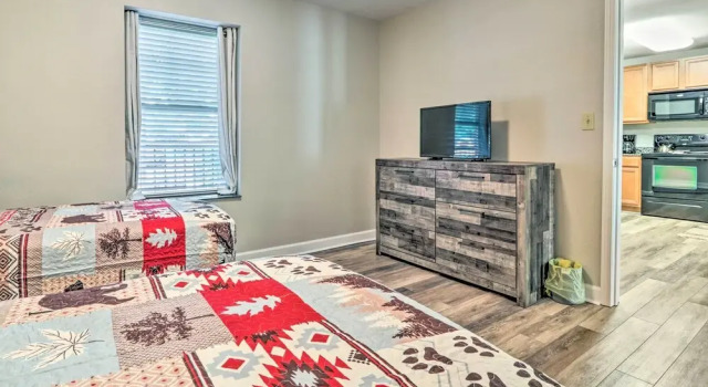 Community Pool Access! Dtwn Pigeon Forge Condo, Забронировать Отель Отели Пиджен-Фордж 4 звезды, рядом с Hollywood Wax Museum, 4*