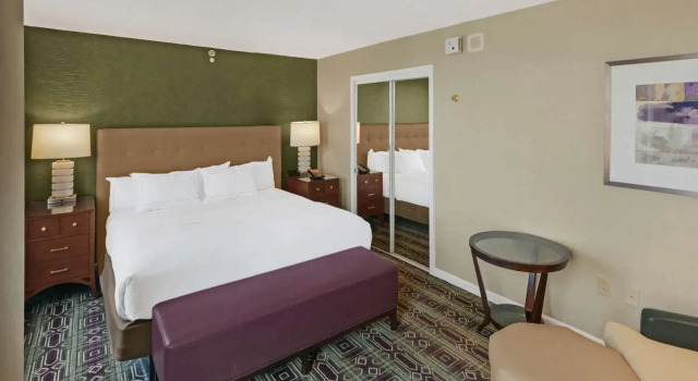 Двухместный полулюкс Hilton Harrisburg near Hershey Park