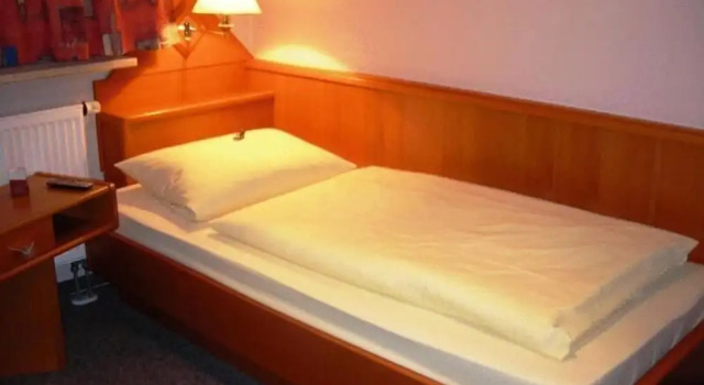 Hotel Landgasthof Euringer, Reservar Hotel Hotéis em Oberstimm com estacionamento, Estacionamento