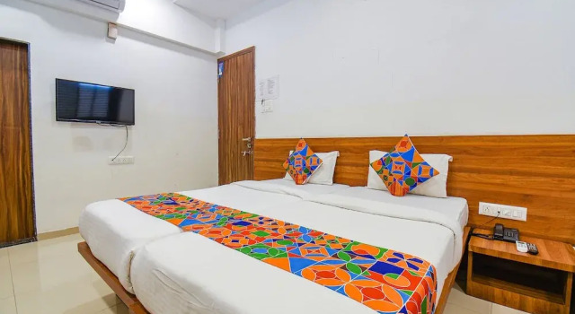 Номер Standard Super Hotel O Nashik Road Formerly The Address Hotel