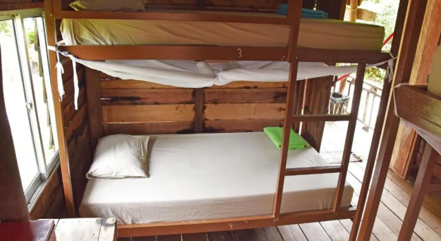 Кровать в общем номере (женский номер) Mad Monkey Koh Rong Samloem