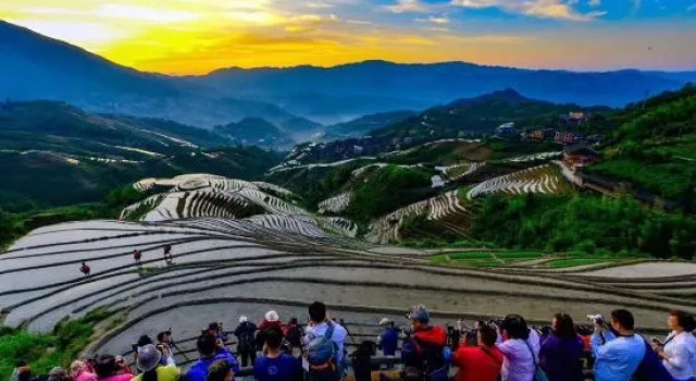 Ziyun·Sunrise Mountain House (Longji Terraces Jinkeng Observation Deck)