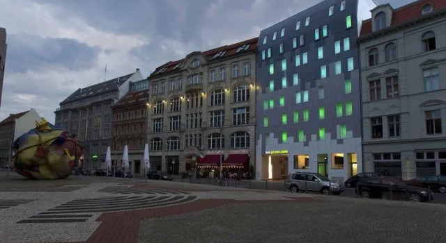 Кровать в общем номере Hotel Gat Point Charlie
