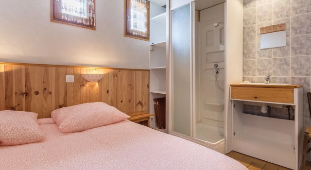 Gîte les Réaux, Забронировать Отель Отели Galibier-Thabor с парковкой, Парковка