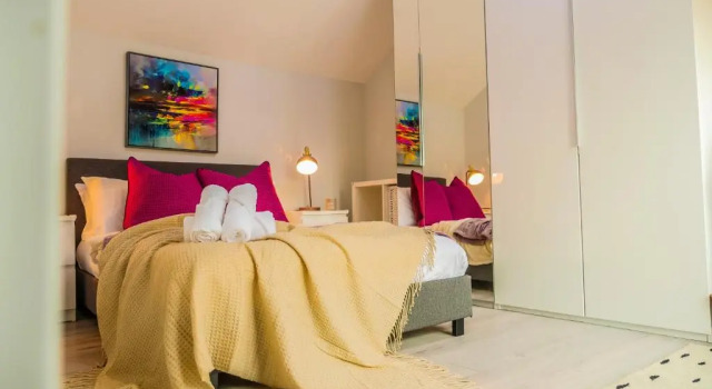 NEW Cosy & Secure - 2 Bed - Free WIFI - Modern & Functional