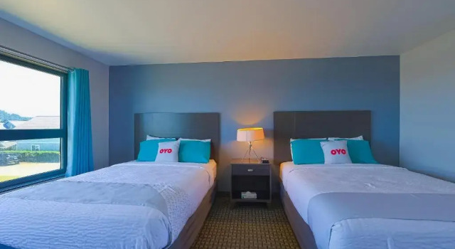 Четырёхместный номер Standard с частичным видом на океан Waves Hotel NYE Beach - Newport OR