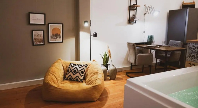 Апартаменты Stilvolles City-Loft mit privatem Whirlpool