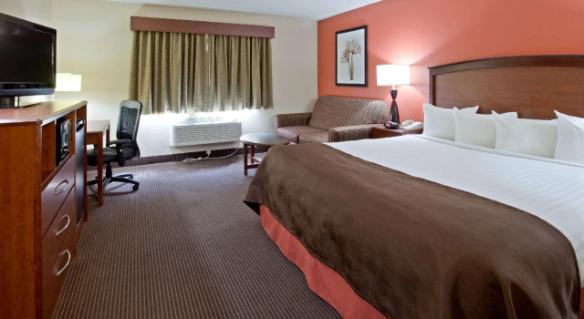 Двухместный номер Standard AmericInn by Wyndham Albert Lea