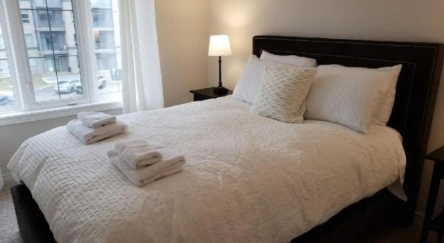 Quiet Town Home at Lake Ontario, Varaa Hotelli Vineland Ontario