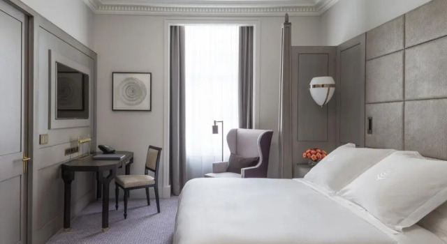 Двухместный номер Superior Four Seasons Hotel London at Tower Bridge