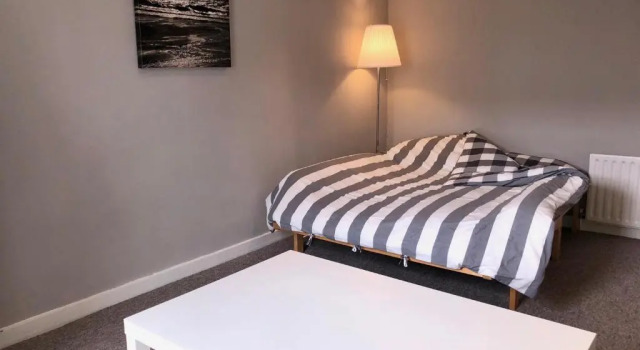 Large central Falmouth apartment with views and parking
