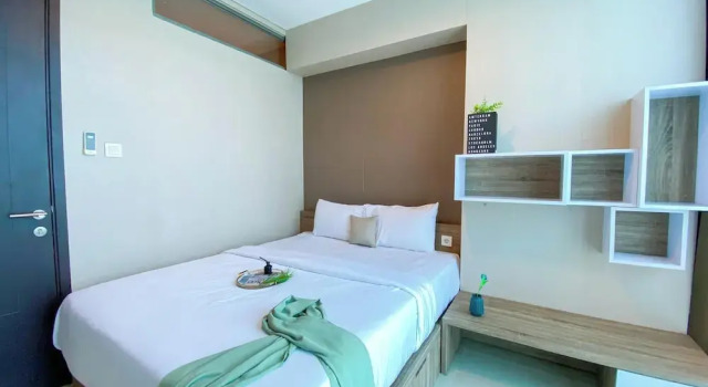 Homey Combined 3Br With Working Room At Gp Plaza Apartment, Book Apartment Palmerah Jakarta
