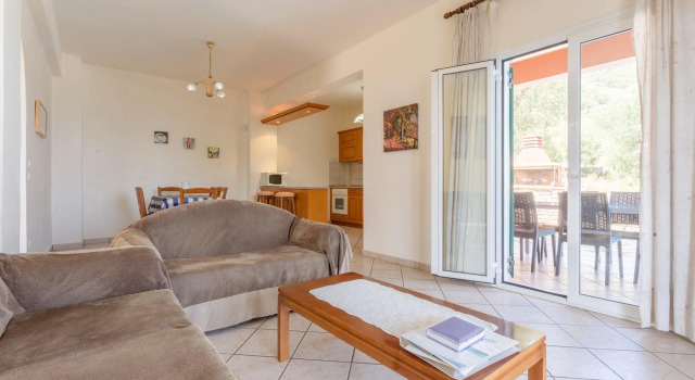 Vasillis Large Private Pool Walk to Beach Sea Views A C Wifi Car Not Required - 1026