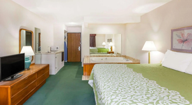 Номер Deluxe Days Inn by Wyndham Alpena