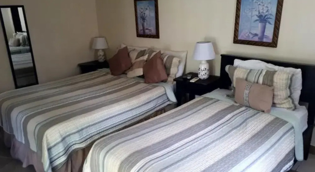 Трёхместный номер Standard Hibiscus House Bed and Breakfast