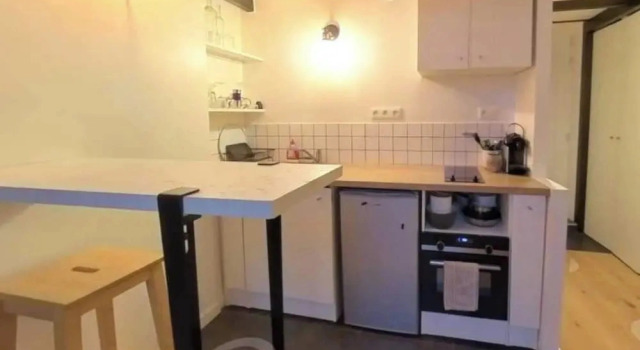Private Room in a Shared Apartment - Lyon 2nd, Забронировать Апартаменты/квартира Апартаменты Лиона, рядом с Cinema and Miniature Museum, Апартаменты/квартира