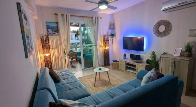 Апартаменты Andros Apt 2 Bed Free Wi-fi Safe Complex Pool