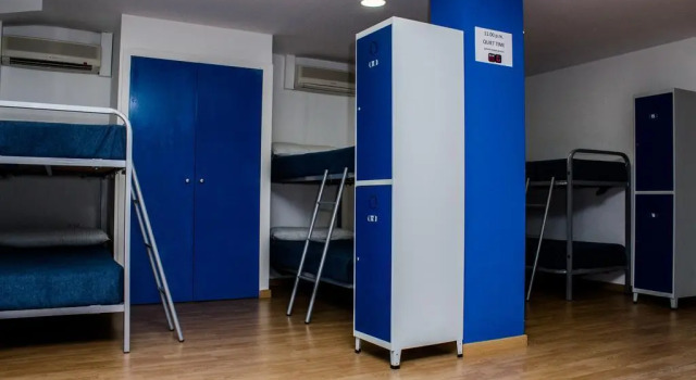 Cool & Chic Hostel, Забронировать Хостел Хостелы Барселоны, рядом с Университетский госпиталь Кирон Дешеус, Хостел