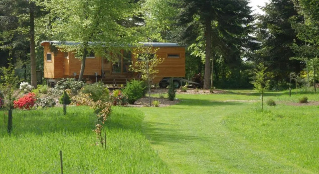 Tiny House, Kleinod im Grünen