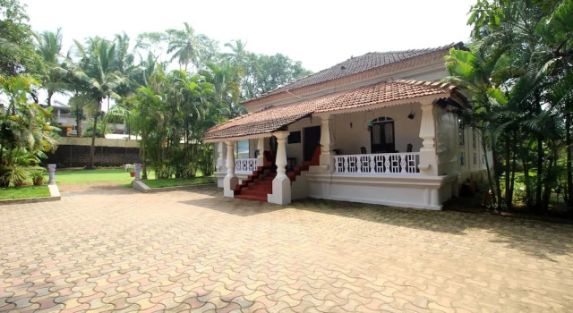 OYO 9826 Garden Villa, Book Villa SPA-hoteller i Vagator, SPA