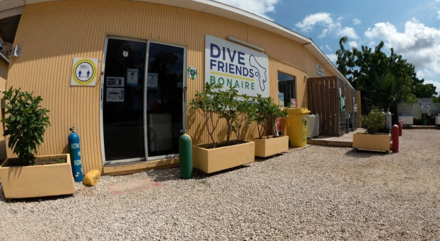 Sand Dollar Bonaire, Забронировать Апарт-отель Отели Кралендейк 4 звезды, 4*