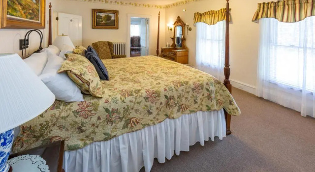 Люкс Deluxe The Elmhurst Inn