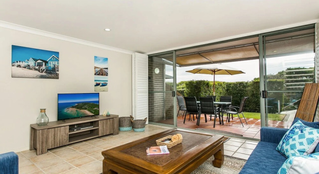 7 James Cook Apartments