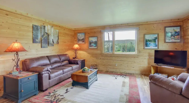 Red Lodge Vacation Rental w/ Mountain Views!, Buchen Sie Ferienhaus Hotels in Montana mit Parkplatz, Parkplätze
