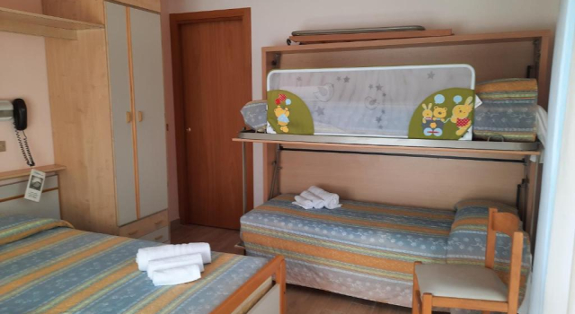 Семейный номер Standard с балконом Hotel Colorado