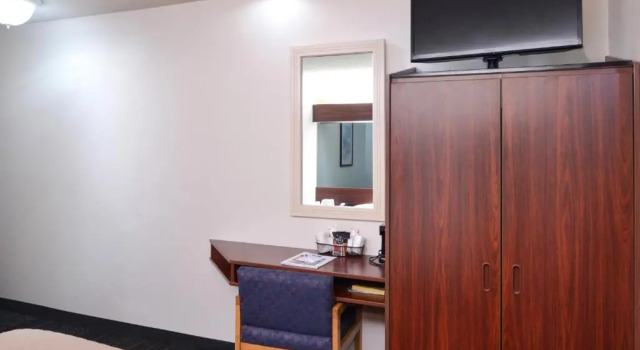 Люкс Americas Best Value Inn & Suites Maryville