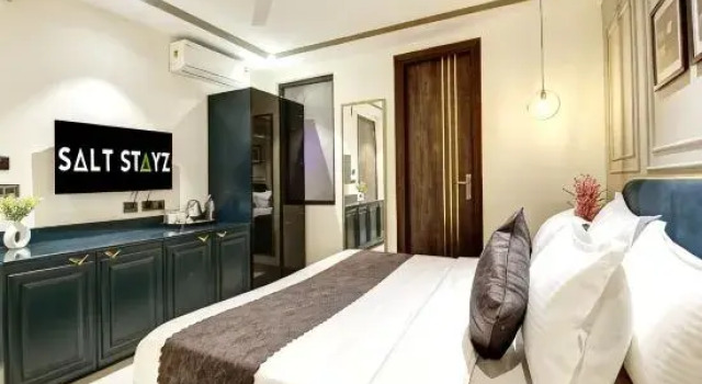 Номер Standard Saltstayz Premier - Galleria Market Road & Sector 27