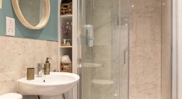 Апартаменты West Mount Apartments