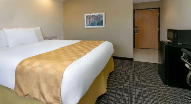 Номер Standard Travelodge by Wyndham Arlington/Dallas Area