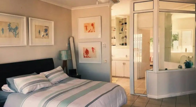 3 Bedrooms Villa in Camps Bay With Ocean Views
